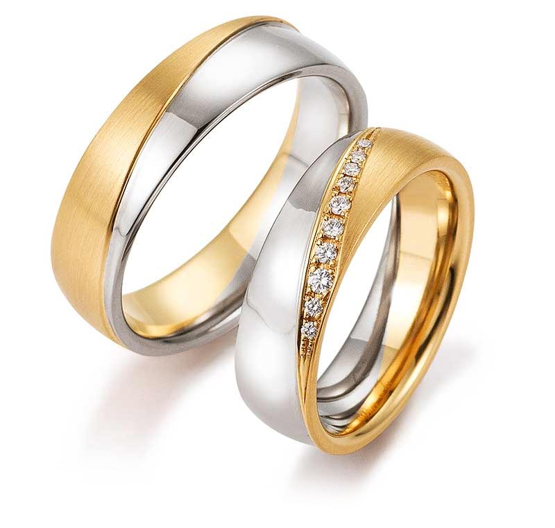 Обручальные кольца с белым золотом в середине